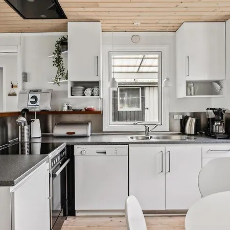 3 Bedroom Front In Semesterbostad *