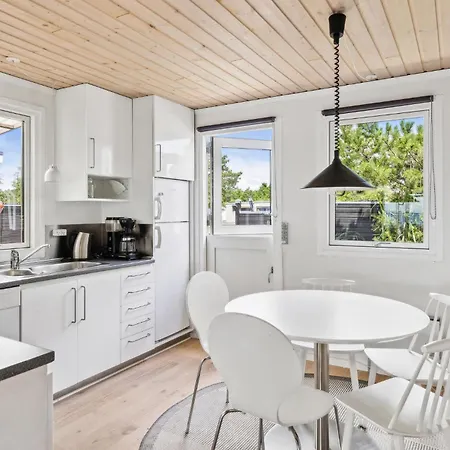 3 Bedroom Front In *