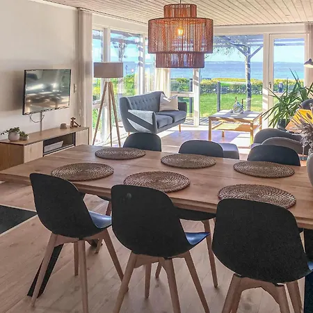 3 Bedroom Front In *