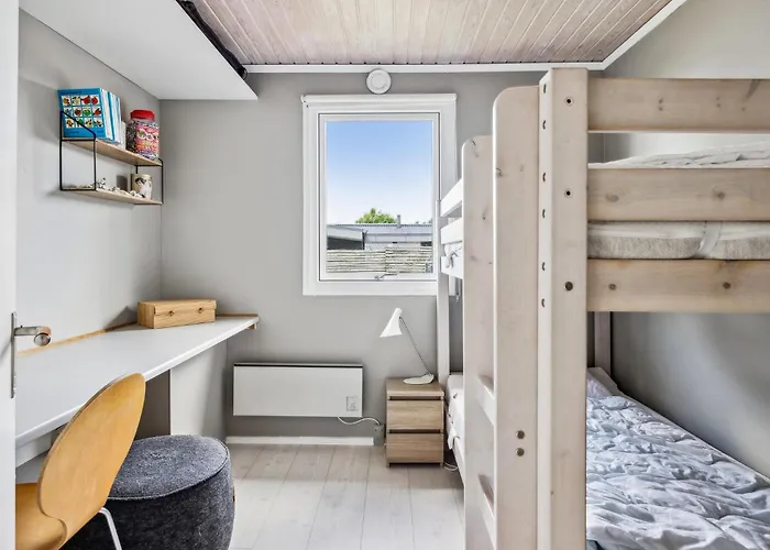 3 Bedroom Front In אבלטופט